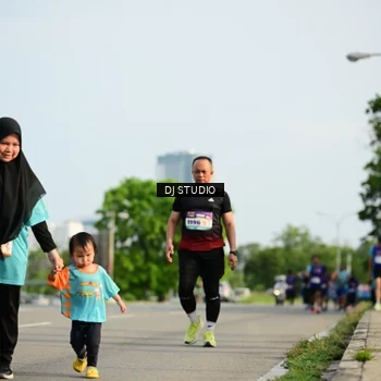 Runner Photo 8357028