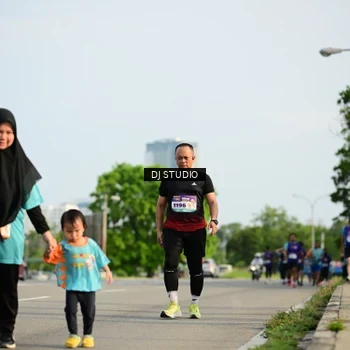 Runner Photo 8357029