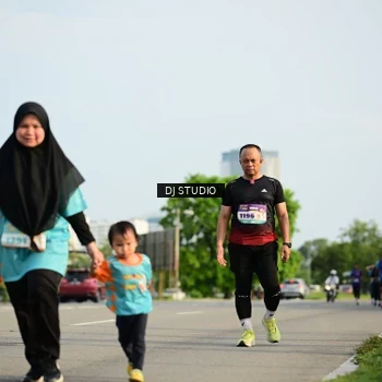Runner Photo 8357034