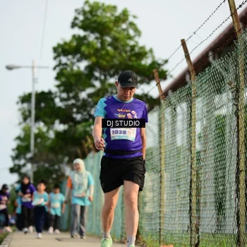 Runner Photo 8357100