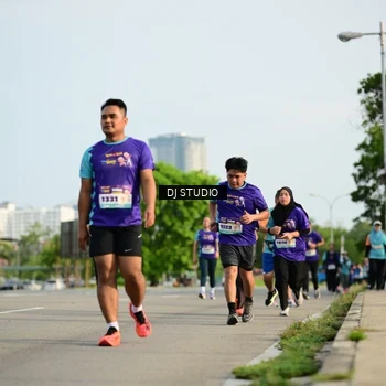 Runner Photo 8357110