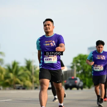 Runner Photo 8357124