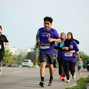 Runner Photo 8357133