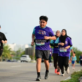 Runner Photo 8357134