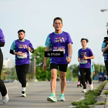 Runner Photo 8357254