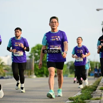 Runner Photo 8357256