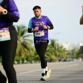 Runner Photo 8357263