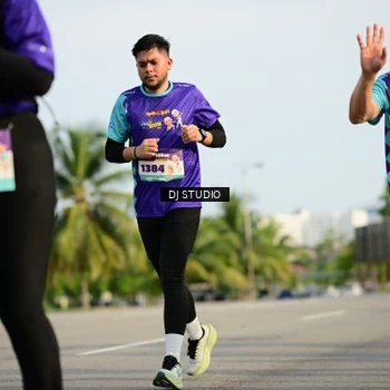 Runner Photo 8357272