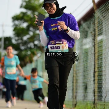 Runner Photo 8357415