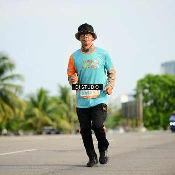 Runner Photo 8357539