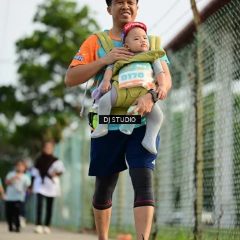 Runner Photo 8358012