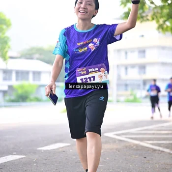 Runner Photo 8358021