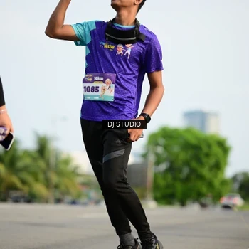 Runner Photo 8358102