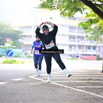 Runner Photo 8358259