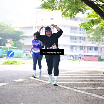 Runner Photo 8358271