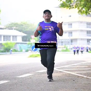 Runner Photo 8358572