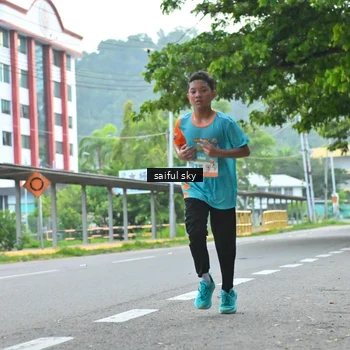 Runner Photo 8358875
