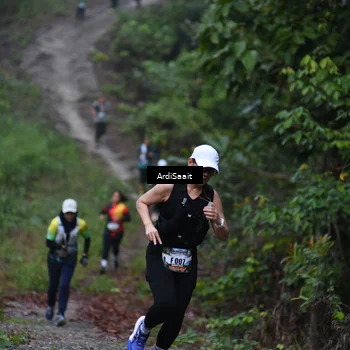 Runner Photo 8360023