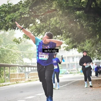 Runner Photo 8363043