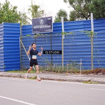 Runner Photo 8364892