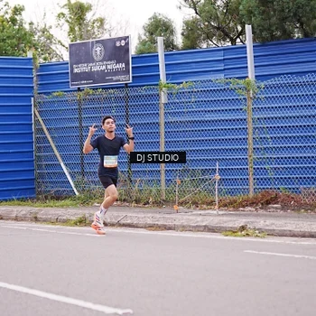 Runner Photo 8364899