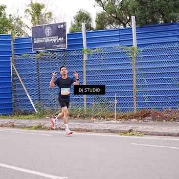 Runner Photo 8364902