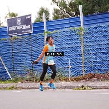 Runner Photo 8364907