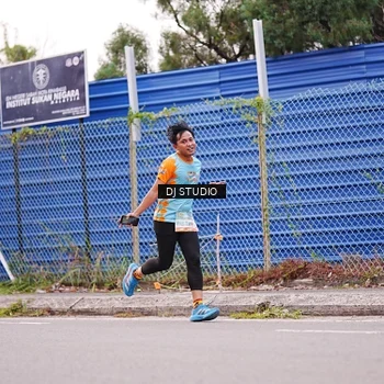 Runner Photo 8364909