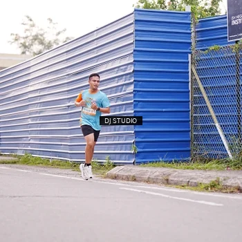 Runner Photo 8364912