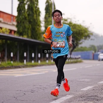 Runner Photo 8364946