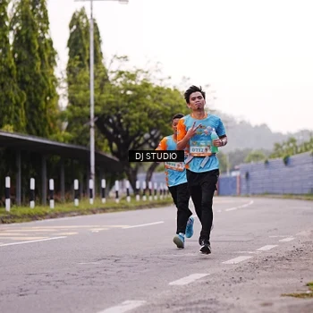 Runner Photo 8365013
