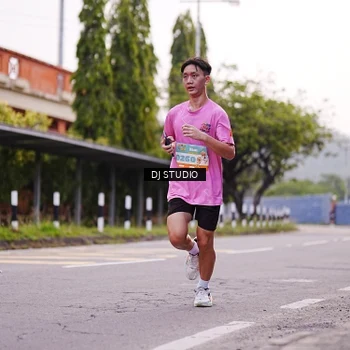 Runner Photo 8365038