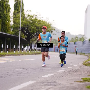 Runner Photo 8365104