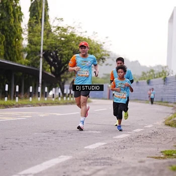 Runner Photo 8365111