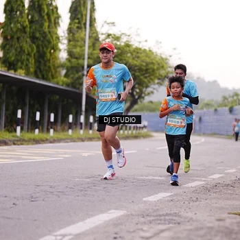 Runner Photo 8365126