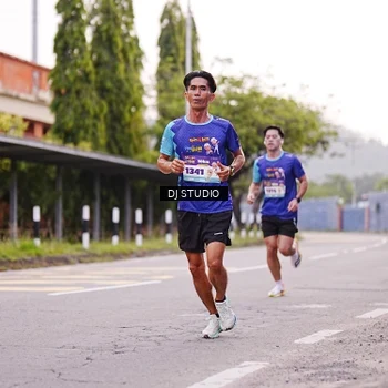 Runner Photo 8365299