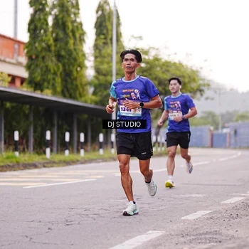 Runner Photo 8365321