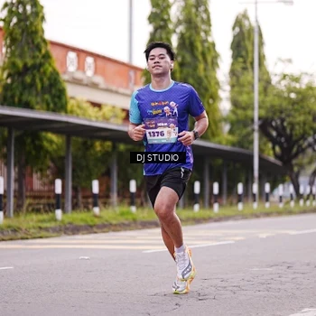 Runner Photo 8365326