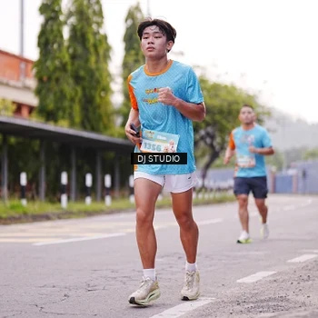 Runner Photo 8365330