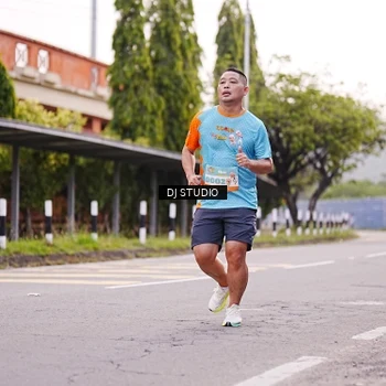 Runner Photo 8365337