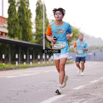 Runner Photo 8365338