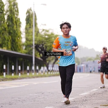 Runner Photo 8365591