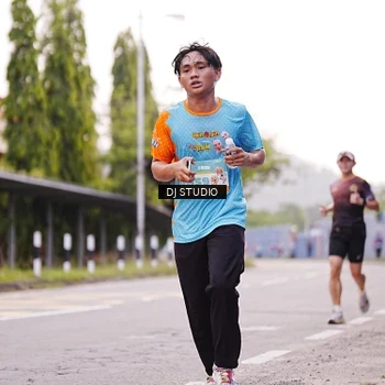 Runner Photo 8365615