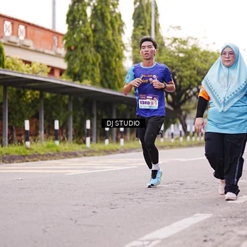 Runner Photo 8365640