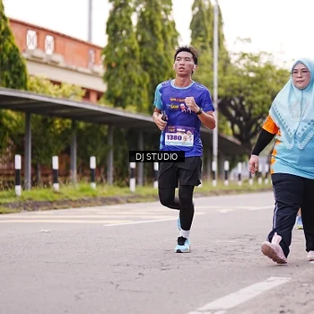 Runner Photo 8365646