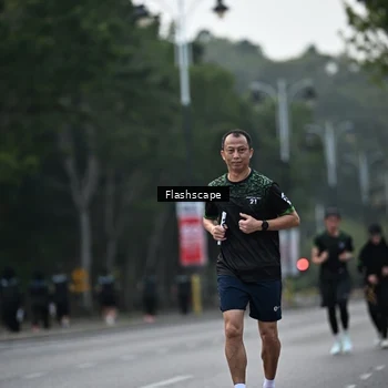 Runner Photo 8365862