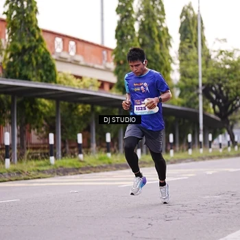 Runner Photo 8365931