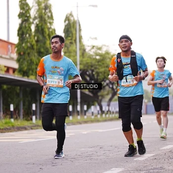 Runner Photo 8366055