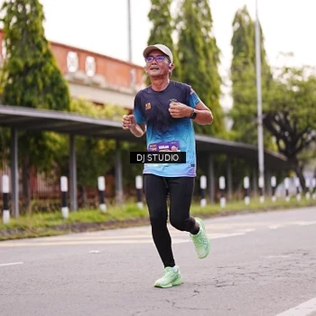 Runner Photo 8366062