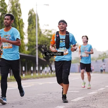 Runner Photo 8366074